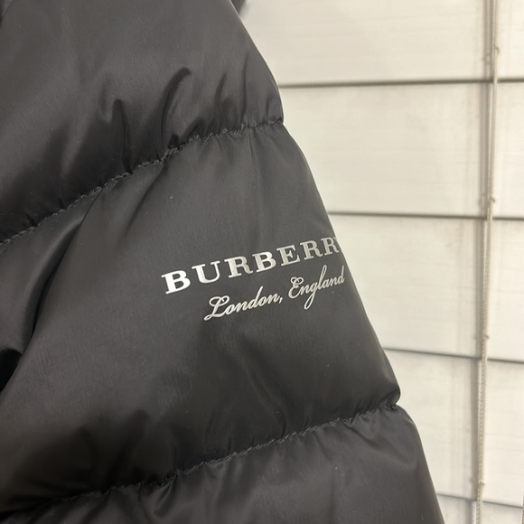 Burberry Coat- 100% authentic - Picture 3 of 13